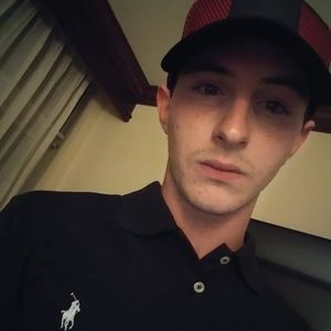 Meet your Posher, Derrick